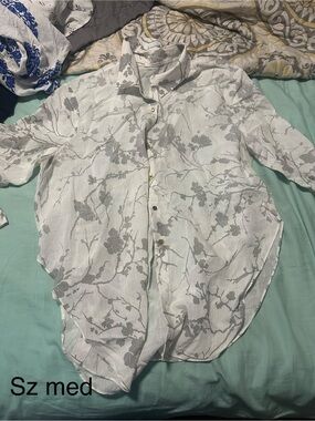 Tahari White Button-Down Shirt with Light Gray Floral Print